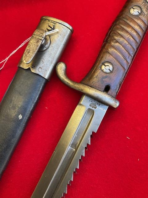 1898 Sawback 1 piece grip