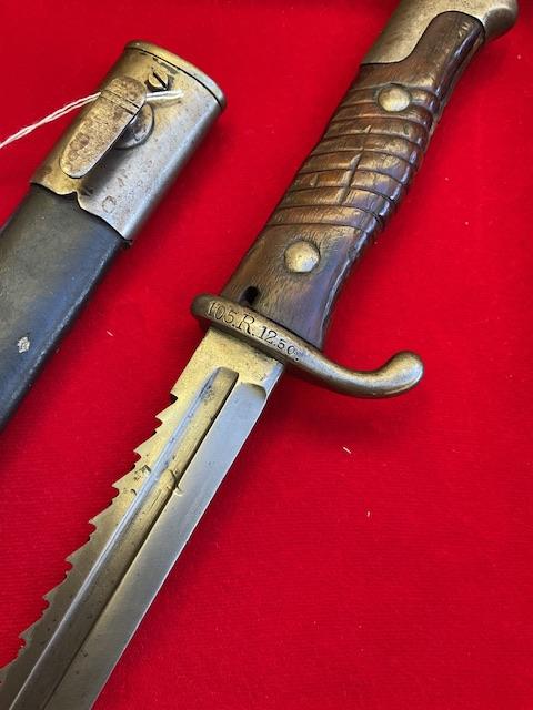 1898 Sawback 1 piece grip