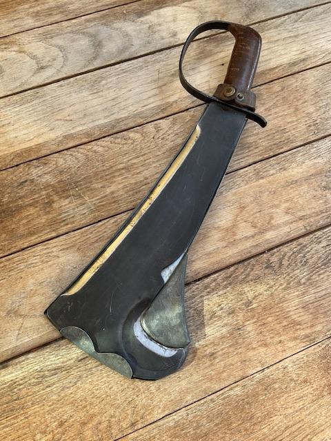 Woodman Pal survival machete