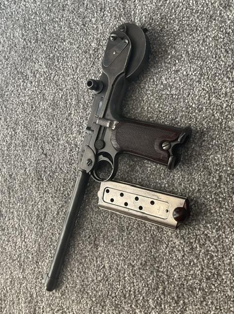 C-93 Borchardt Pisol