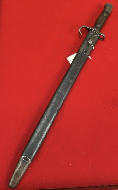 1907 British Hooked Quilion