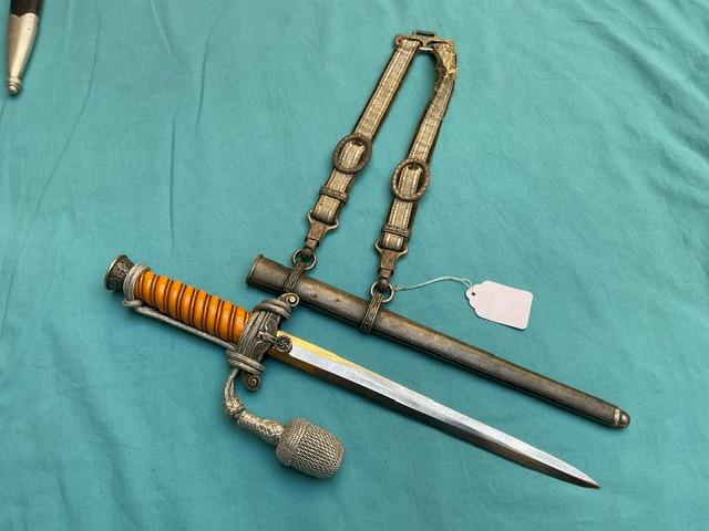 Additional pictures os Army Dagger